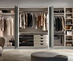 Dressing Rooms Vs Walk-in Wardrobes: What’s the difference?